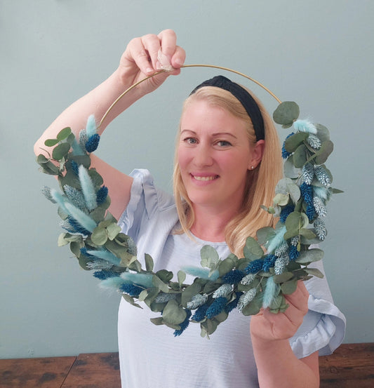 Flower-Loop aus Trockenblumen binden am 25.10.2025 um 19.00 Uhr - ca. 21.00 Uhr